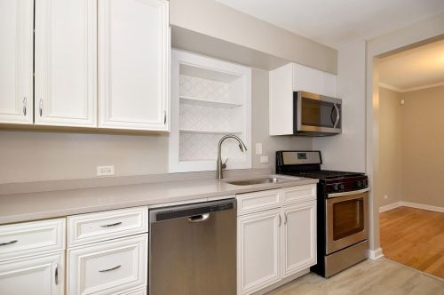 913 Fairfield Ave, Elmhurst IL 60126-3810 exterior