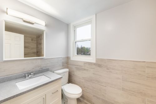 5009 Lavergne Ave, Chicago IL 60638-5831 exterior