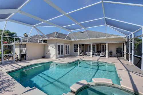 1492 Nancy Ln, Fort Pierce, FL 34983-3819