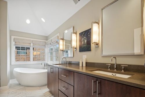 832 Colfax Ave, Elmhurst IL 60126-4535 exterior