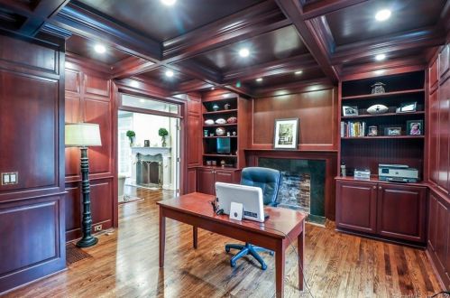 105 Drum Hl Rd, Wilton CT 06897-2412 exterior