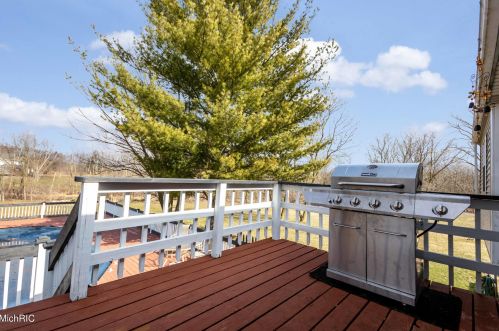 3653 108 St, Byron Township MI 49315-8705 exterior