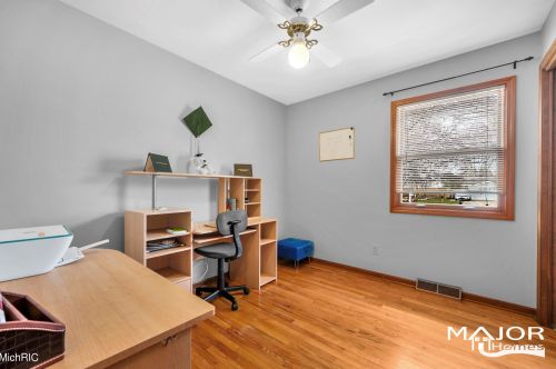 4010 Chamberlain Ave, Grand Rapids MI 49508-2615 exterior