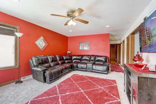 9438 Montana Ave, Milwaukee WI 53227-3324 exterior