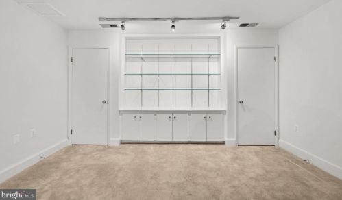 4341 Embassy Park Dr, Washington DC 20016-3607 exterior