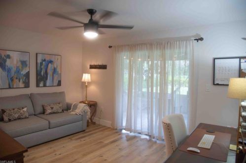 5975 Grn Blvd, Naples FL 34116-4827 exterior