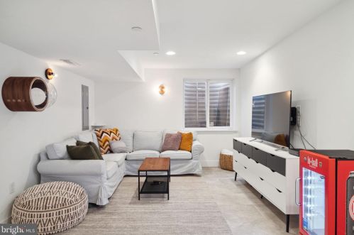 2201 Cumberland St, Philadelphia PA 19125-2203 exterior