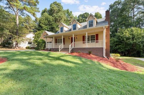 3845 Laurel Falls Dr, Lithonia, GA 30039-6484