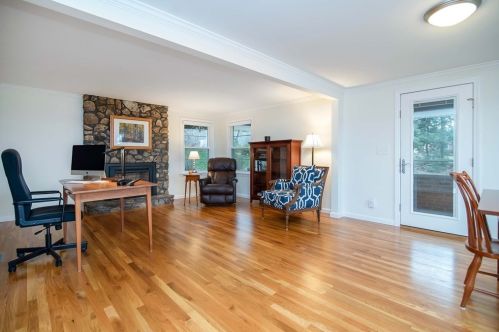 1110 Amostown Rd, West Springfield MA 01089-4309 exterior