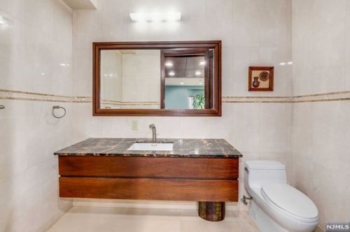 3 Pne Ter, Demarest NJ 07627-1214 exterior