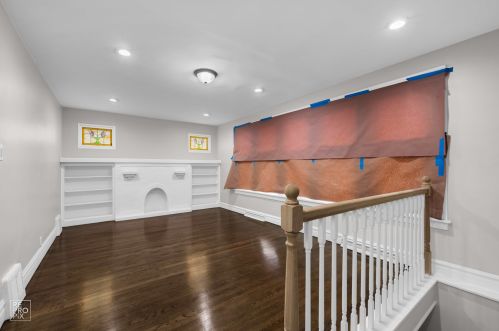 19 101st Pl, Chicago, IL 60628-2051