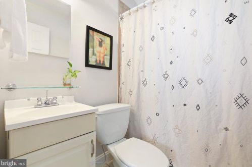 209 62nd St, Washington DC  20019-7933 exterior