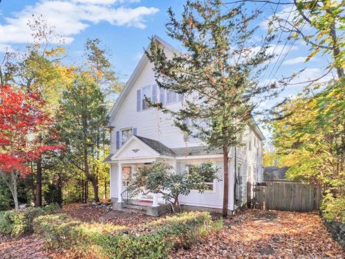 12 Myrtle St, Manchester, CT 06040-5123