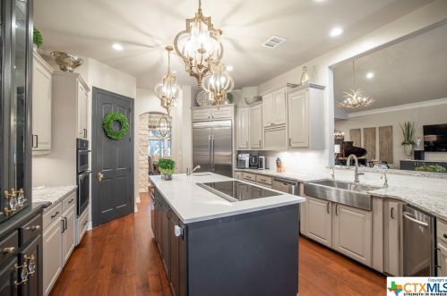 2763 Frontier, Spring Branch TX 78070-5949 exterior