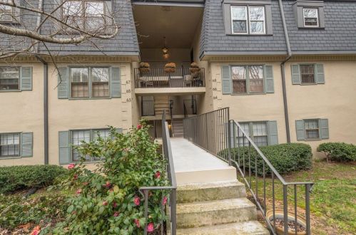 66 Montre Sq, Atlanta, GA 30327-4043