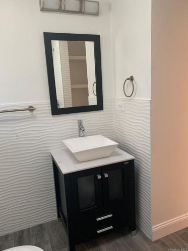 4 Homewood Rd, Mount Vernon NY 10553-1010 exterior