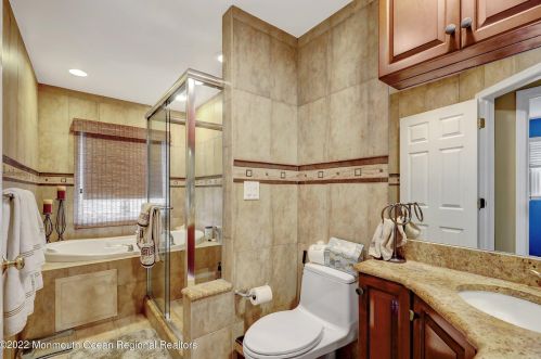 21 Georgian Bay Dr, Morganville NJ exterior