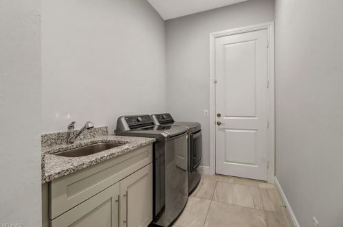 279 14 St, Naples FL 34117-3687 exterior