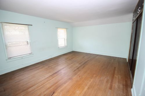 227 2 Ave, Three Rivers MI 49093-1104 exterior