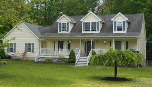 196 Haviland Rd, Poughkeepsie, NY 12601-6612