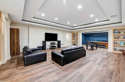 1140 Autumnview Dr, Rochester MI 48307-6060 exterior