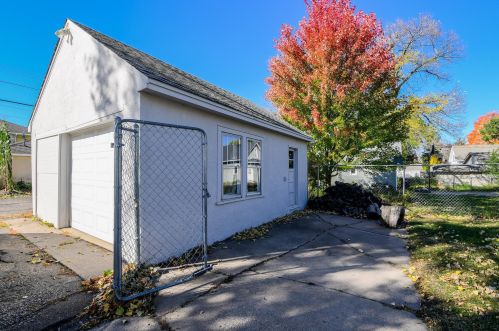 1151 Charlton St, Saint Paul MN 55118-2119 exterior