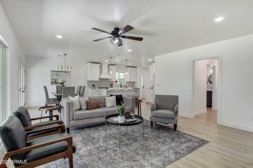 5612 19th St, Phoenix AZ  85016-3007 exterior