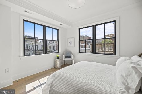 1632 15th St, Washington DC  20009-3850 exterior