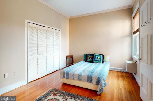 2319 Delancey Pl, Philadelphia PA 19103-6406 exterior