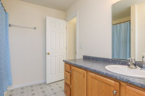 63 Alice Dr, Concord NH 03303-2034 exterior