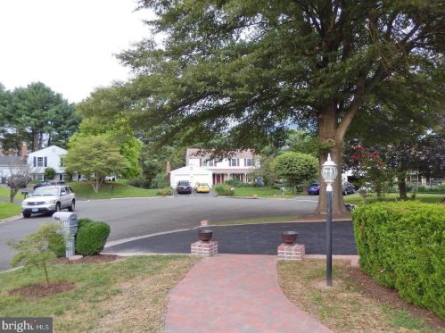 15821 Anamosa Dr, Rockville MD  20855-2612 exterior