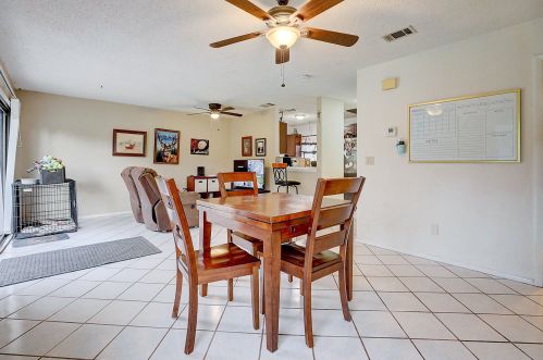 2351 Fruit Ave, Fort Pierce FL 34952-7422 exterior