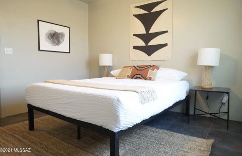 449 Lester St, Tucson AZ 85705-8923 exterior