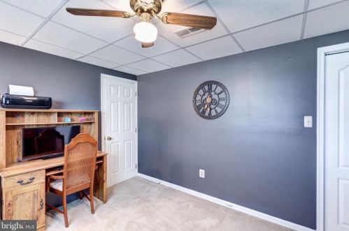 20 Colonial Ct, Littlestown PA 17340-1528 exterior