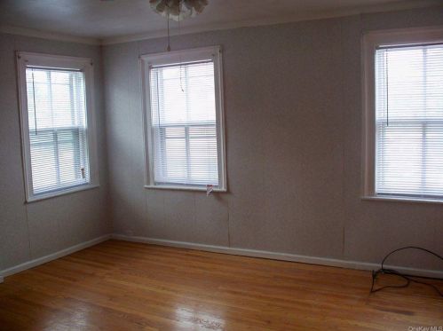 8 Roberts St, Middletown NY 10940-5008 exterior