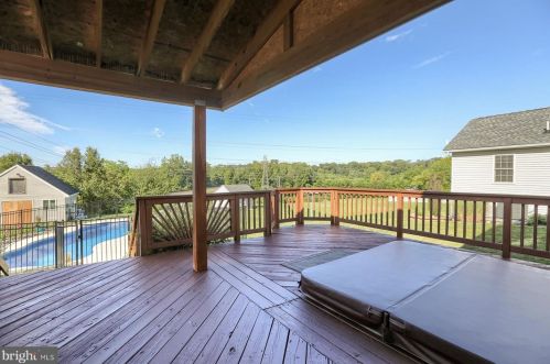 107 Doreen Dr, Hummelstown PA 17036-2725 exterior