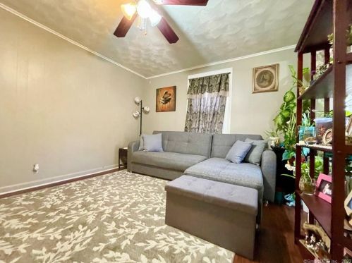 22 8 St, Derby CT 06418-1206 exterior