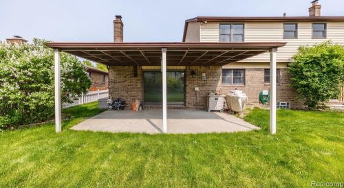 425 Rosemary St, Dearborn Heights MI  48127-3681 exterior