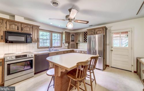 5217 Mitchell St, Alexandria VA 22312-2124 exterior