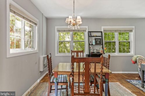 1302 Martha Custis Dr, Alexandria VA 22302-2025 exterior