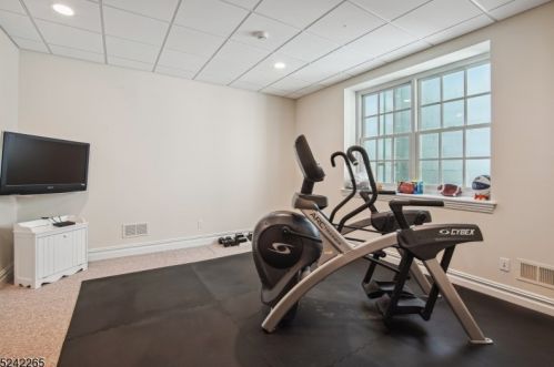 40 Linden Ln, Chatham Township NJ 07928-1654 exterior