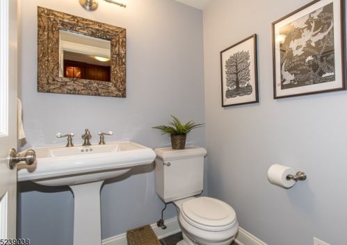 1019 Smt Ave, Westfield NJ 07090-3221 exterior