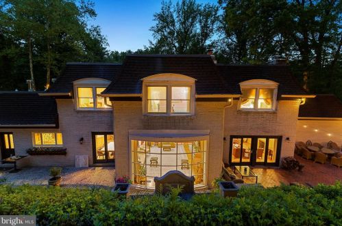 8751 Brook Rd, Mc Lean VA  22102-1507 exterior