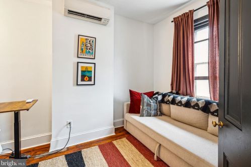 240 Fairmount Ave, Philadelphia PA  19123-2928 exterior