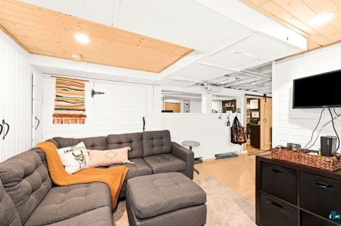 616 44th Ave, Duluth MN 55804-2103 exterior