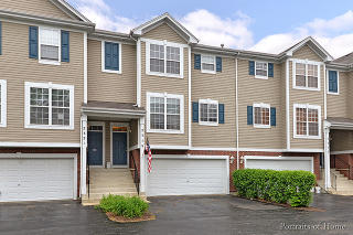 2319 Hudson Cir, Aurora, IL 60502-7338