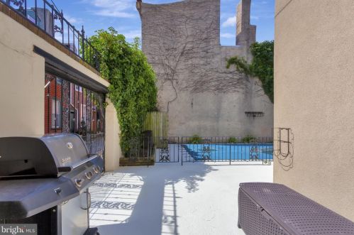 730 Front St, Philadelphia PA  19147-3518 exterior