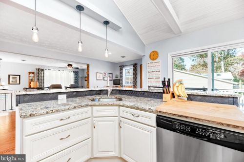 152 Duval Ln, Edgewater MD 21037-1613 exterior