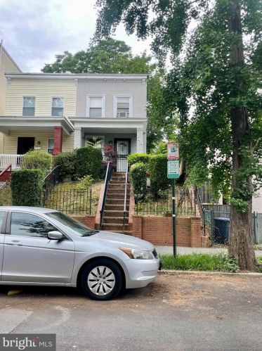 248 14th Pl, Washington, DC 20002-6408