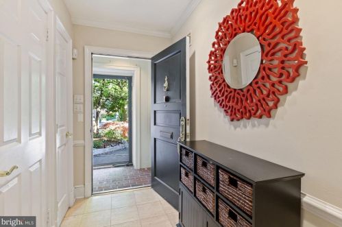 3711 Ingomar St, Washington, DC 20015-1819